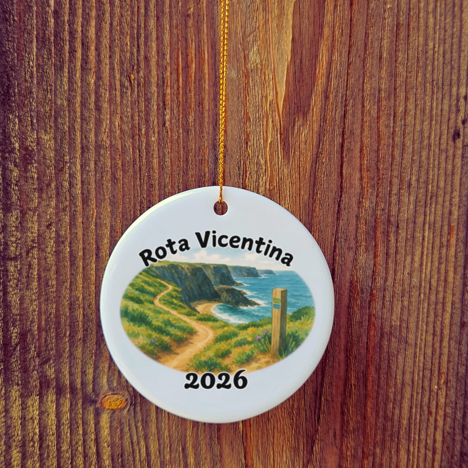 Basic version of Rota Vicentina ornament in front of wooden door.